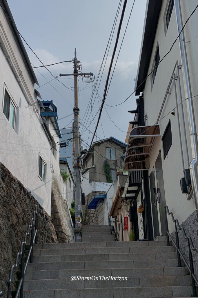 Street in Itaewon, Seoul. There are lots of stairs in Itaewon. Shared by Storm on the Horizon travel site in the South Korea Travel Guide.